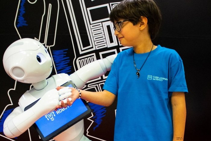 Ilustračný obrázok k článku VIDEO: Chcete si zatancovať či "pokecať" s robotom? Umelá inteligencia prichádza do Bratislavy!