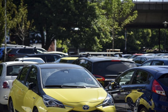 Ilustračný obrázok k článku Petržalka začína od novembra zavádzať pilotný parkovací systém