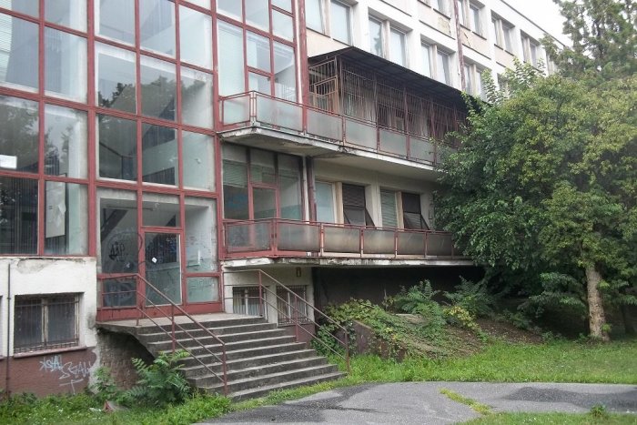 Ilustračný obrázok k článku Riaditeľ šalianskej polikliniky B. Jordanov: Budúcnosť chátrajúcej nemocnice je neistá