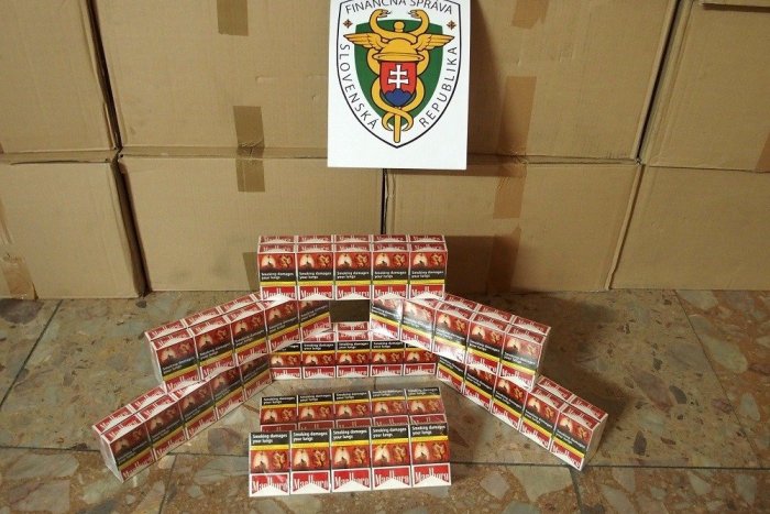 Ilustračný obrázok k článku Colníci na letisku zaistili tento rok už tisícky cigariet, ale aj mäso a mliečne výrobky