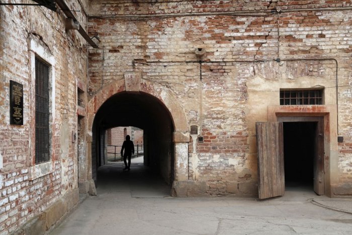 Ilustračný obrázok k článku Na mieste bývalého nacistického tábora pre Rómov v Česku objavili masový hrob