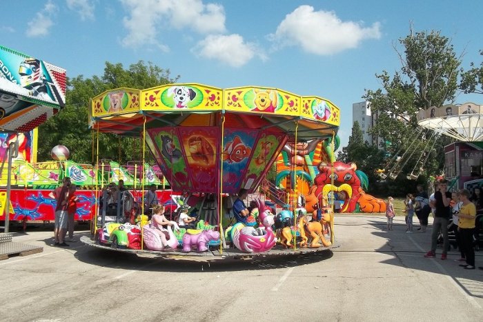 Ilustračný obrázok k článku Redakčné tipy na víkend: V Šali to roztočia na Rozlúčke s letom