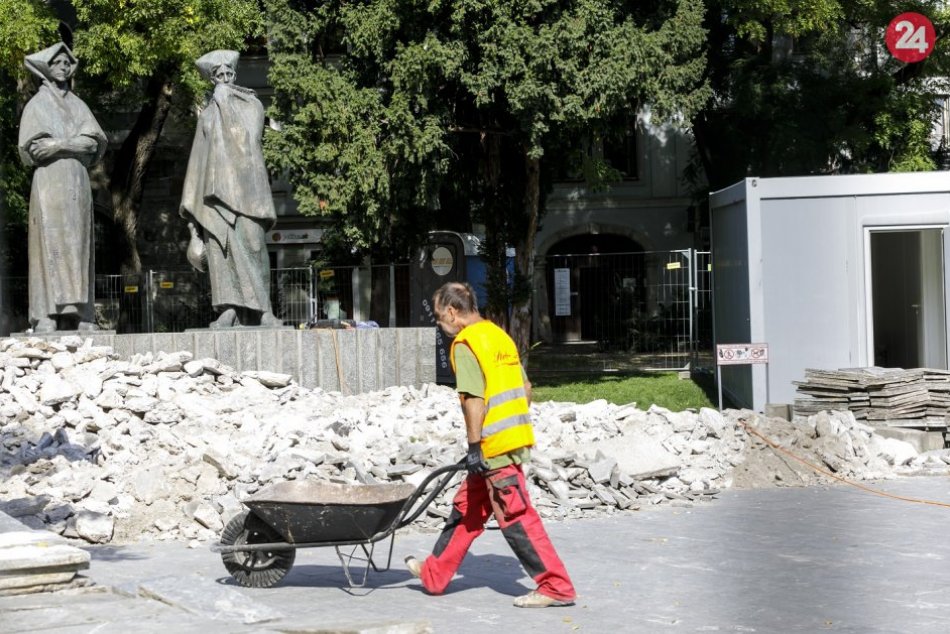 Ilustračný obrázok k článku Pamätník SNP prechádza veľkou rekonštrukciou. Sochy si však ešte pár rokov počkajú