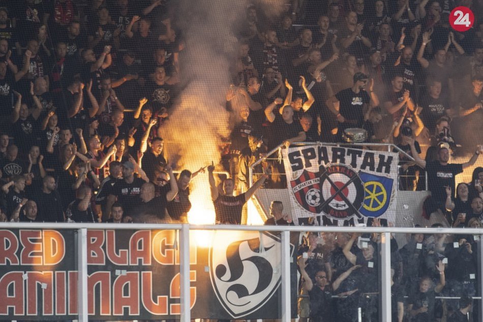 Ilustračný obrázok k článku Bílý andel v pekle: Pamätný zápas Spartaka z roku 1997 ožije na doskách divadla