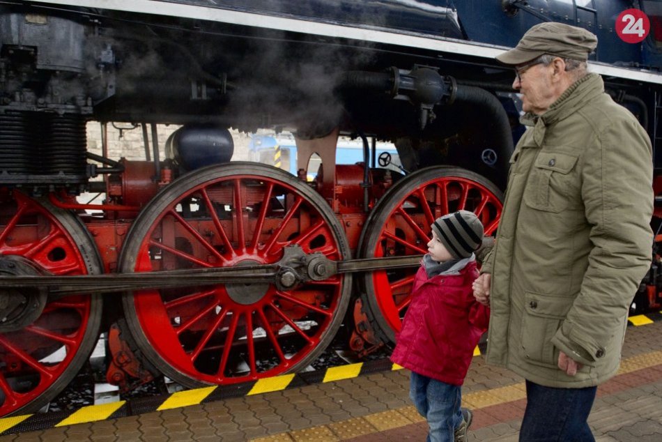 Ilustračný obrázok k článku Mimoriadna jazda parného vlaku s rušňom Albatros: Prejde aj našimi končinami