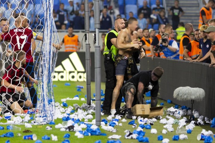 Ilustračný obrázok k článku Polícia zadržala Slováka, ktorý napadol hráča Spartaka Trnava