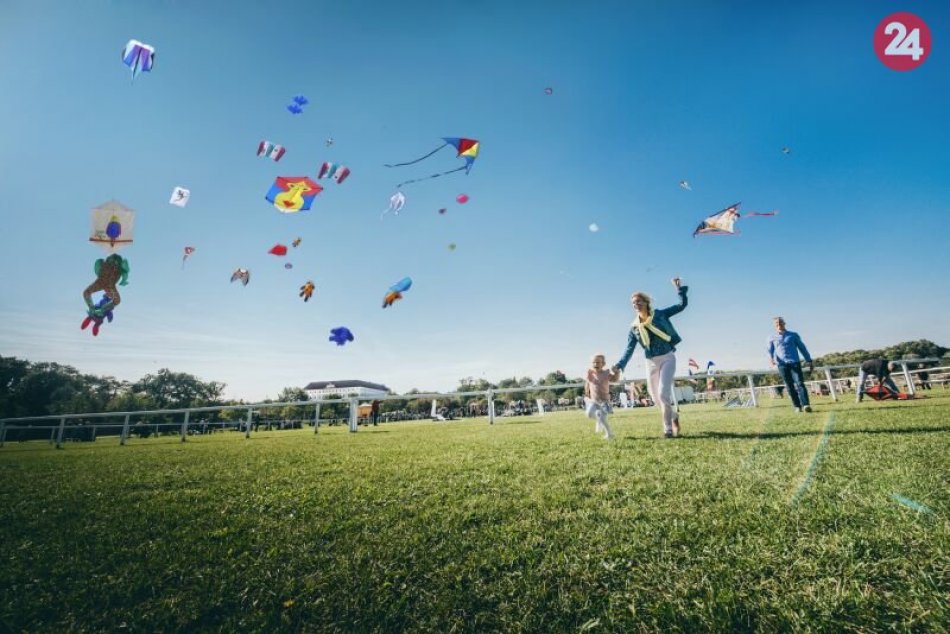 Ilustračný obrázok k článku FOTO: Šarkaniáda na zámku Schloss Hof ponúkne veselé „divadlo na oblohe“