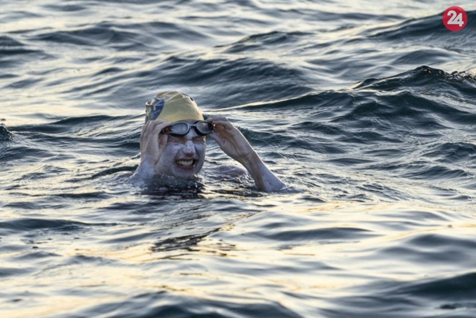 Ilustračný obrázok k článku Američanka prekonala rakovinu a stala sa prvou osobou, ktorá nonstop štyrikrát preplával Lamanš