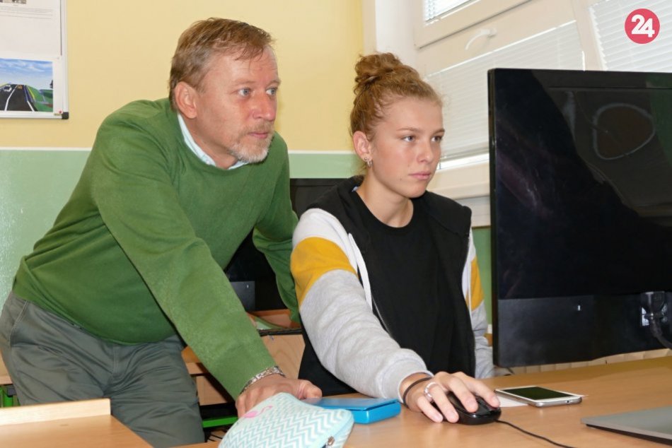 Ilustračný obrázok k článku Známy žilinský učiteľ Viliam Wesserle: V deväťdesiatych rokoch veci fungovali inak...