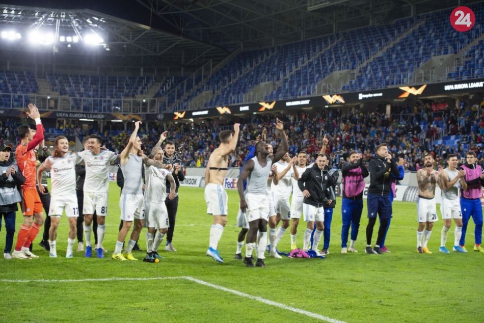 Ilustračný obrázok k článku SVET O SLOVENSKU: Trest pre futbalový Slovan za rasizmus