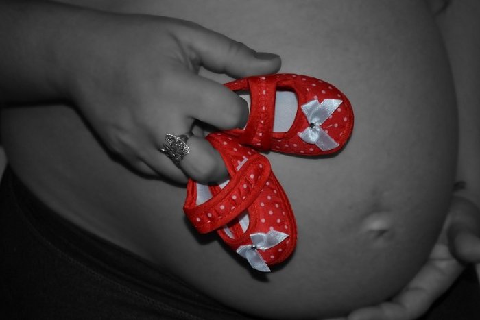 Ilustračný obrázok k článku Na ZŠ Mocsáryho vo Fiľakove tri roky nemali tehotnú žiačku, podľa školy je to pokrok