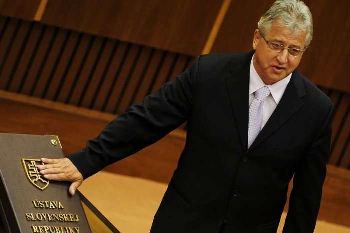 Ilustračný obrázok k článku Vincent Lukáč má problém! Exposlanca a hokejistu vyšetruje polícia v prípade vyhrážania žene