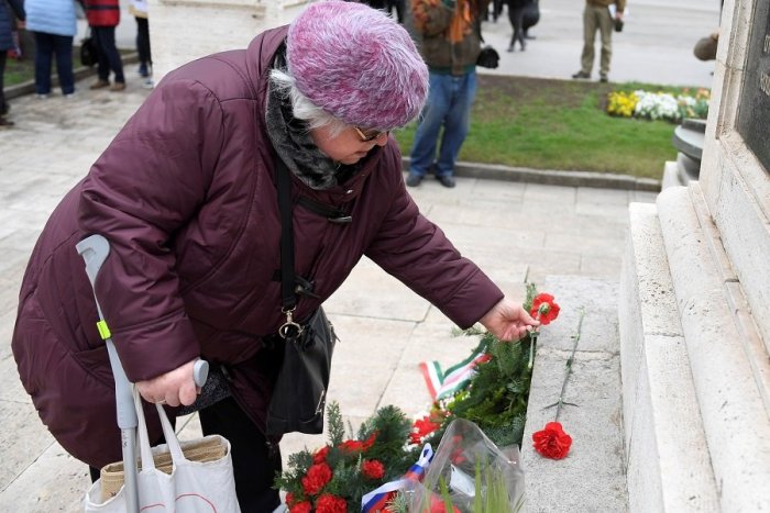 Ilustračný obrázok k článku Obete vojny si v Kremnici nemajú kde uctiť, pamätník zničila víchrica: Mesto má plán