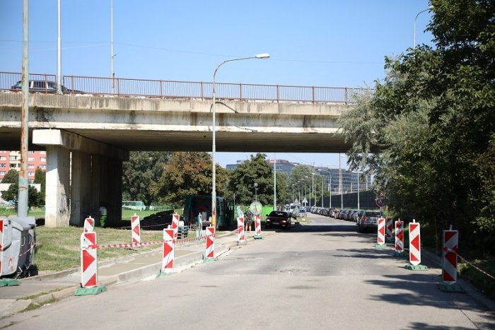 Ilustračný obrázok k článku Petržalka opravuje cesty a chodníky: Ktoré vynovia ešte tento rok?