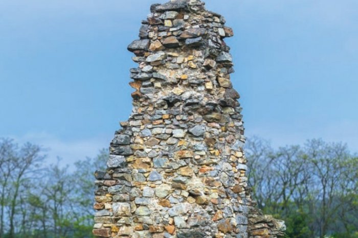 Ilustračný obrázok k článku Na svete je nová publikácia: Objasňuje tajomstvo známeho pamätníka z Ladíc