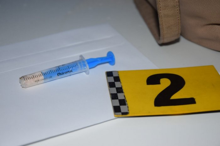 Ilustračný obrázok k článku Drogová razia v Dolnej Ždani: V rukách polície skončili traja ľudia, FOTO