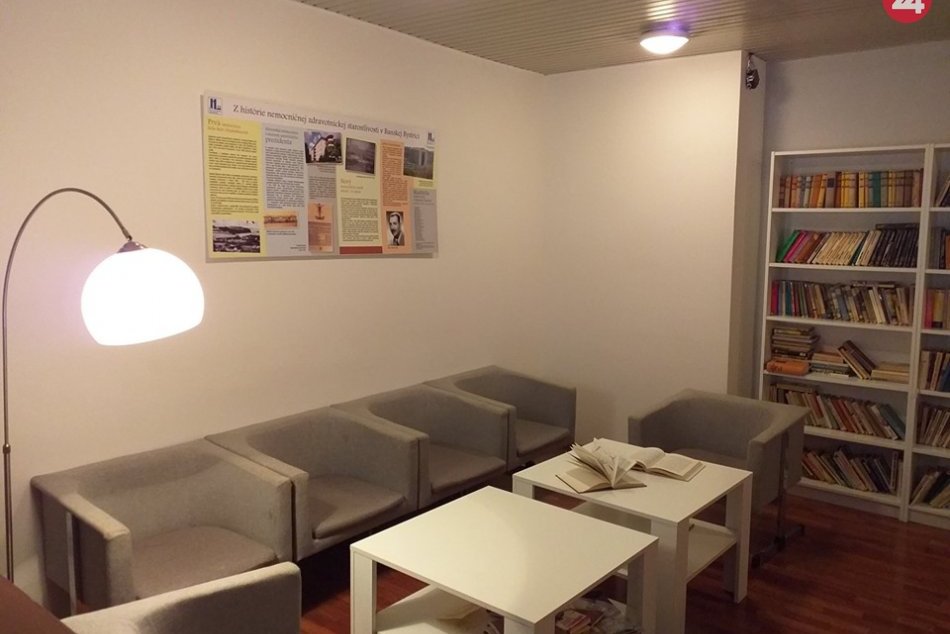 Ilustračný obrázok k článku O tomto ste vedeli? Pobyt v bystrickej nemocnici si môžete spríjemniť aj medzi knihami