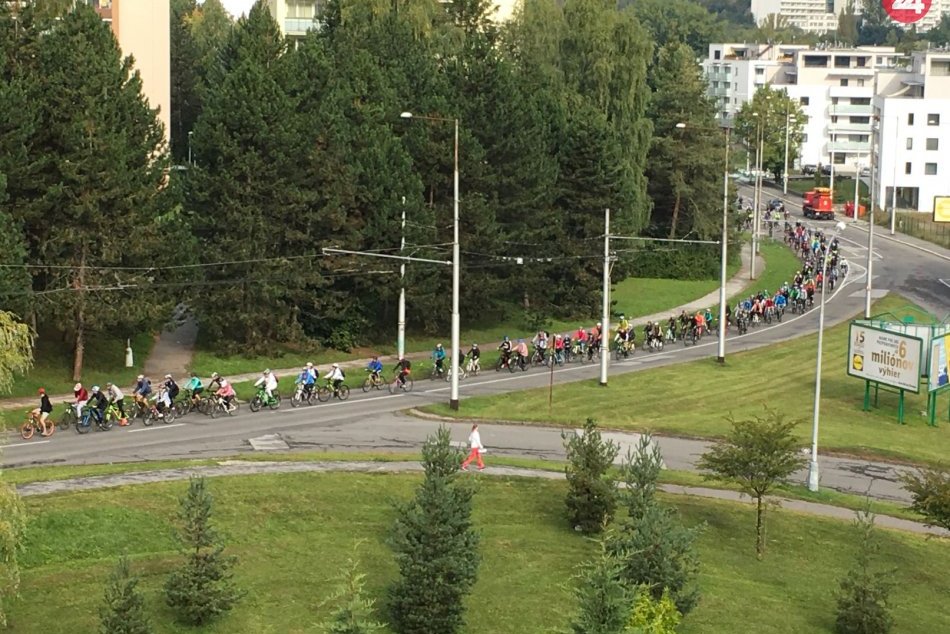 Ilustračný obrázok k článku Na cesty vyrazia STOVKY cyklistov: Do pedálov šliapnu pretekári, študenti aj rodiny s deťmi