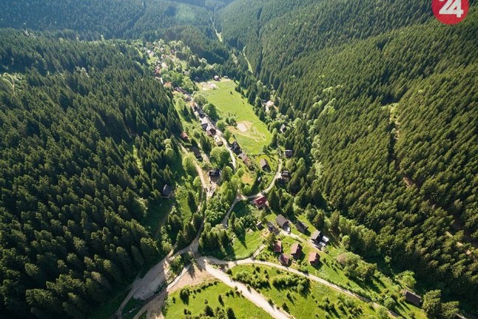 Ilustračný obrázok k článku Likvidácia skládky pod Tatrami: Dobroboľníci vyhrnú rukávy, pomôcť môžete aj vy