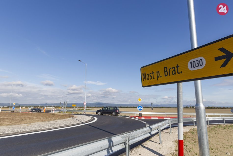 Ilustračný obrázok k článku Vo večerných hodinách otvoria prvú stavbu diaľničného obchvatu Bratislavy