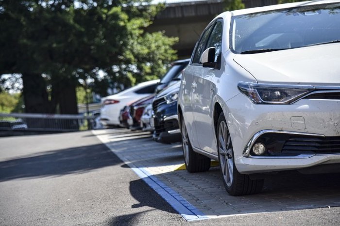 Ilustračný obrázok k článku Petržalka spustí registráciu do pilotného parkovacieho systému: Ako a kde sa prihlásiť?