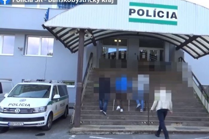 Ilustračný obrázok k článku Policajti obvinili Bystričana (26) z podvodu s autami: Toto bol jeho trik