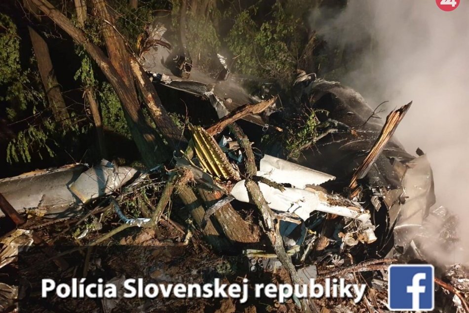 Ilustračný obrázok k článku Zostatky havarovenej stíhačky pripravujú na transport: Pilot je v stabilizovanom stave