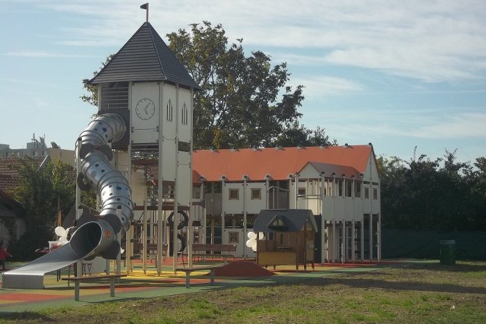 Ilustračný obrázok k článku V Šali otvorili historický MAJK: Prvé detské nájazdy má za sebou, FOTO