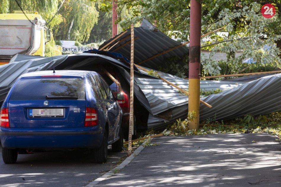 Ilustračný obrázok k článku Silný vietor úraduje: Neparkujte pod stromami, zabezpečte okná a dvere