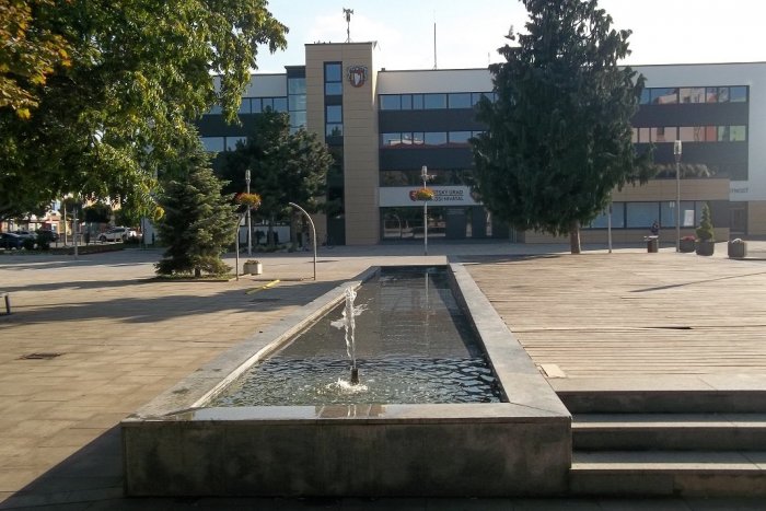 Ilustračný obrázok k článku Mesto sprísňuje epidemiologické opatrenia: Obmedzenia sa dotknú aj sobášov