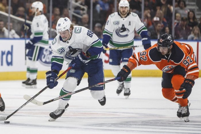 Ilustračný obrázok k článku Na štarte sezóny v NHL deväť Slovákov:  Fehérváry a Jurčo v prvých formáciách