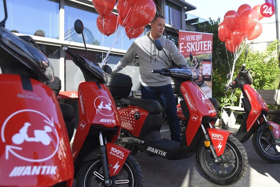 Ilustračný obrázok k článku Prvý e-motosharing na Slovensku. K zdieľaným bicyklom pribudli v Košiciach aj elektrické skútre, FOTO