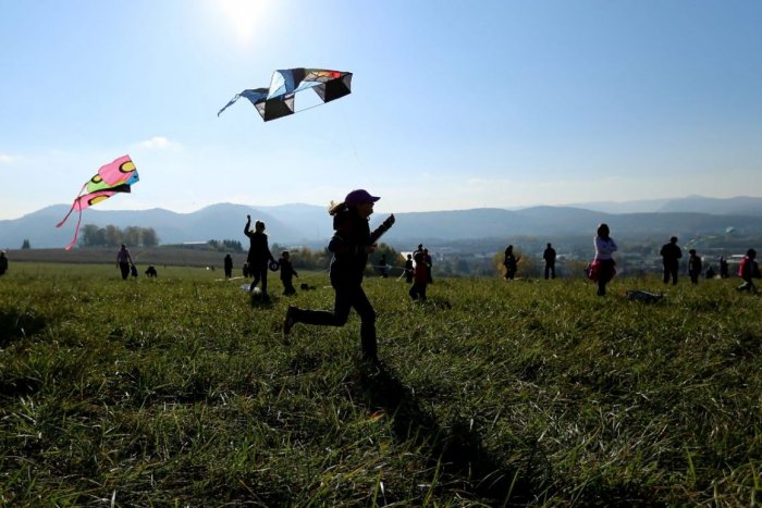 Ilustračný obrázok k článku Jesenná NÁDHERA na nebi: V srdci Slovenska sa budú vo veľkom púšťať ŠARKANY