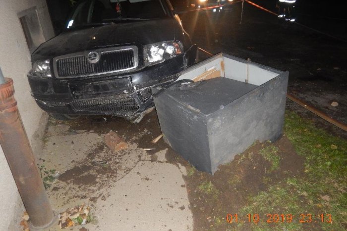 Ilustračný obrázok k článku Polícia pátra po neznámom vodičovi, ktorý havaroval vo Valaskej, FOTO