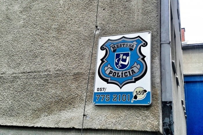 Ilustračný obrázok k článku Oči policajných kamier zachytili v septembri aj dievčatá vo Fontáne lásky