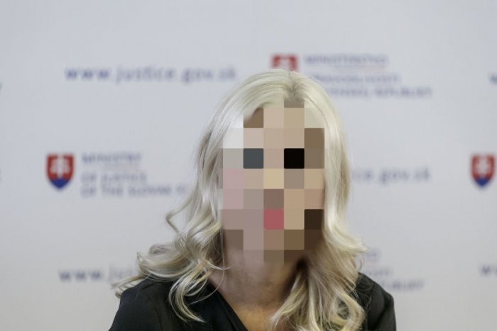 Ilustračný obrázok k článku NAKA zasahovala pre zaistené správy: Mobil odovzdala aj štátna tajomníčka M. Jankovská