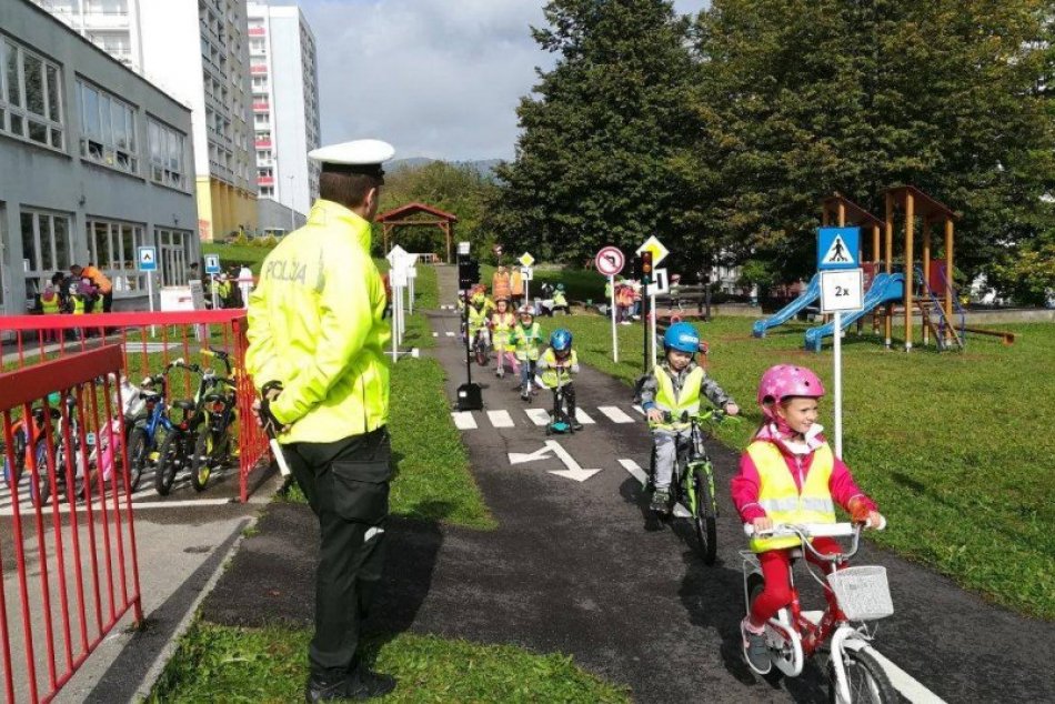 Ilustračný obrázok k článku Bystrickí škôlkari sa dočkali už v predstihu. Prevzali si svoje prvé vodičáky, FOTO