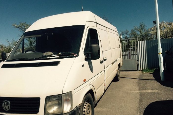 Ilustračný obrázok k článku Polícia objasnila šíriacu sa správu o rumunskej dodávke, ktorá v Brezne unáša dievčatá