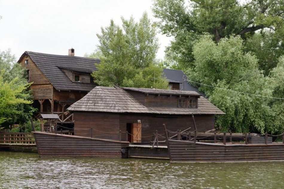 Ilustračný obrázok k článku Lodný mlyn v Kolárove je unikátnou pamiatkou: Poznajú ho aj v Argentíne, FOTO