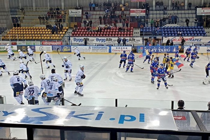 Ilustračný obrázok k článku Hokejisti Nitry cestovali do Poľska: V prvom zápase štvrťfinále sa zrodila remíza