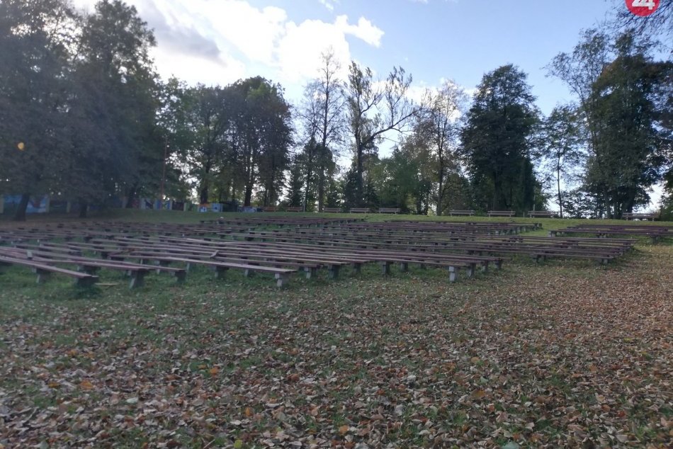 Ilustračný obrázok k článku Zničené lavičky a neporiadok v Madaras parku: Takto to tam vyzerá po víkendoch, FOTO