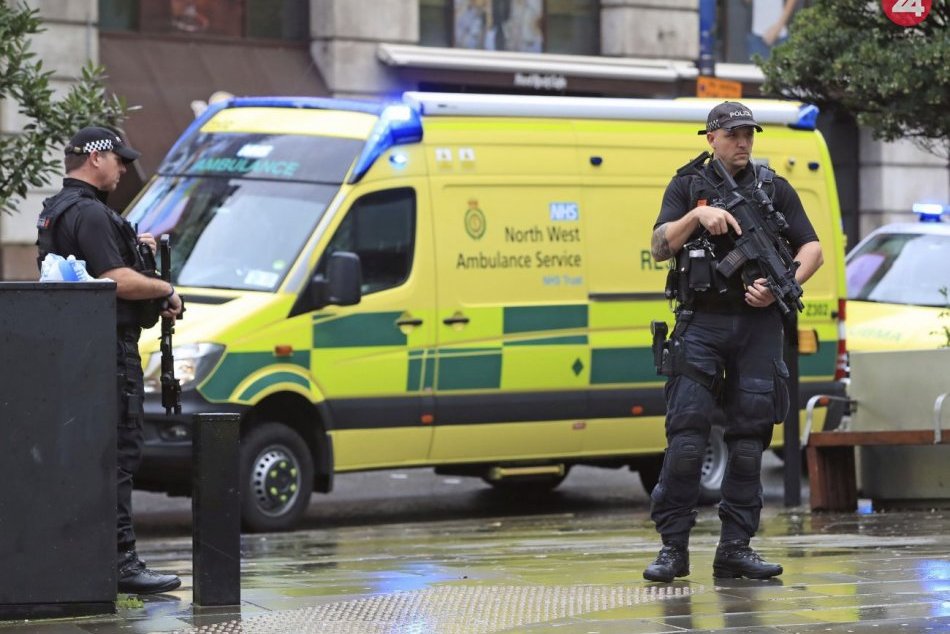 Ilustračný obrázok k článku Dráma v Manchestri: Muž pobodal nožom v nákupnom centre piatich ľudí
