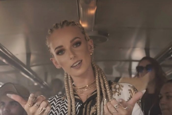 Ilustračný obrázok k článku Skús si to aj ty: Odkazujú Kali a Sima v perfektnom duete, VIDEO