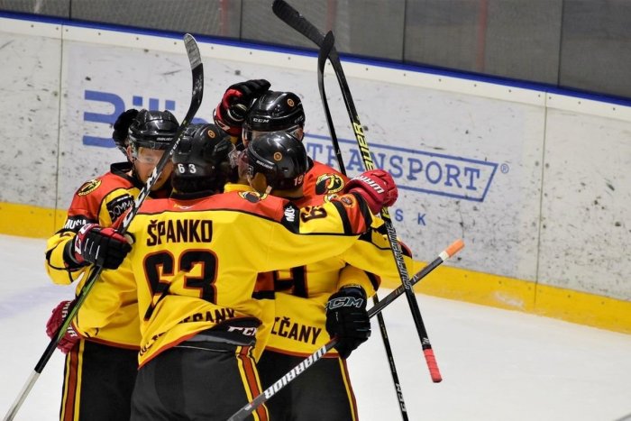 Ilustračný obrázok k článku Topoľčany v dôležitom zápase víťazne: Na domácom ľade porazili aj Martin