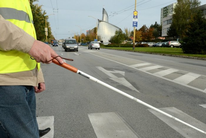 Ilustračný obrázok k článku RANNÁ ŠTVORKA: Utorok patrí Medzinárodnému dňu bielej palice, meniny má Terézia
