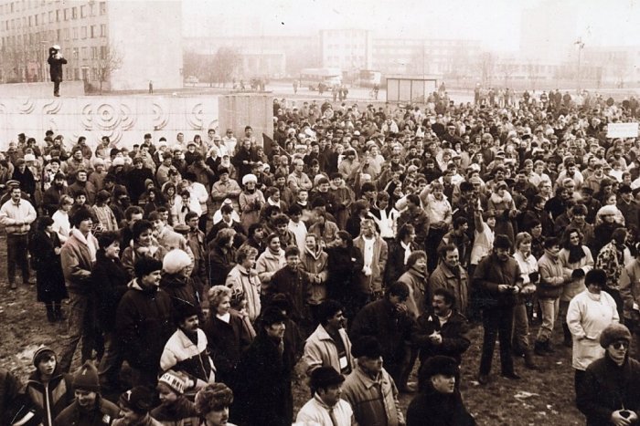 Ilustračný obrázok k článku Šaľa si pripomenie Nežnú revolúciu: Týždeň slobody aj so sviečkovým pochodom