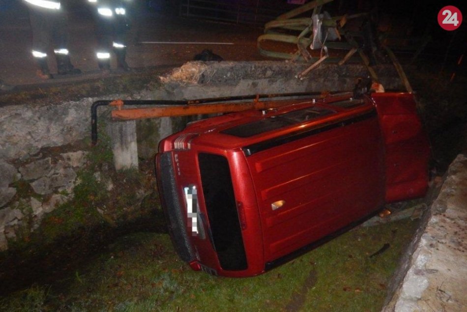 Ilustračný obrázok k článku Peter (26) skončil s autom v potoku z okresu Považská: Hrozí mu basa, FOTO