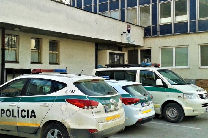 Ilustračný obrázok k článku Nehoda v centre Považskej Bystrice: Zrážka auta s motocyklom