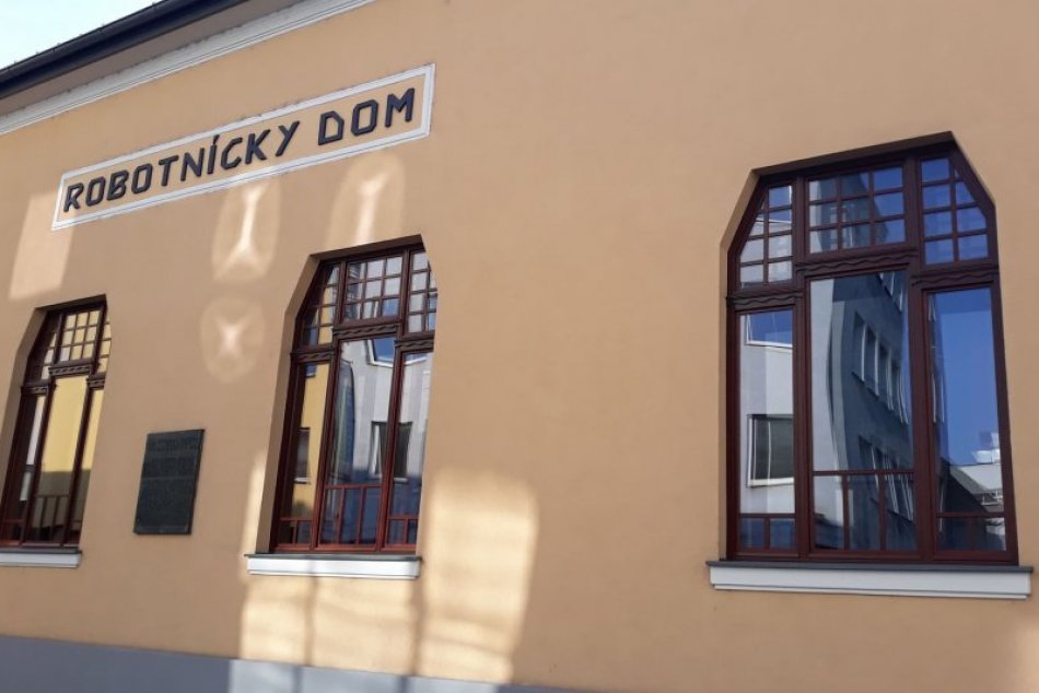 Ilustračný obrázok k článku Robotnícky dom otvorí dvere verejnosti: Tešiť sa môžete na bábky, divadlo aj koncert