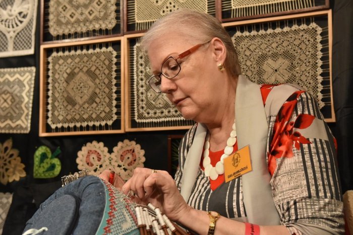 Ilustračný obrázok k článku Kreativita im nechýba. Seniori vystavujú svoje umelecké diela